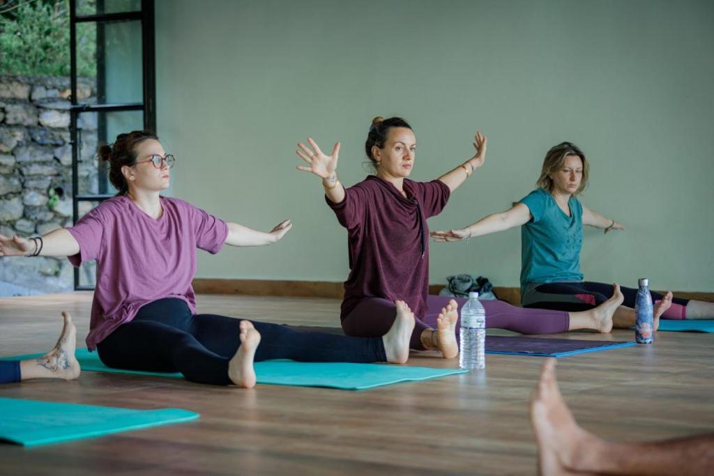 Green Hills Yoga Retreat Покхара Екстер'єр фото